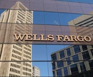 Forex, 24 saat işlem gören, oldukça likit bir piyasada küresel para birimleri arasındaki dalgalanmalardan kar elde etme fırsatları sunar, ancak kaldıraç, keskin volatilite ve makroekonomik haberlerin etkisi nedeniyle aynı zamanda yüksek riskli bir arenadır; önemli olan net bir strateji, sıkı risk yönetimi ve yalnızca finansal istikrarınızı etkilemeden kaybetmeyi göze alabileceğiniz sermayeyle işlem yapmaktır.